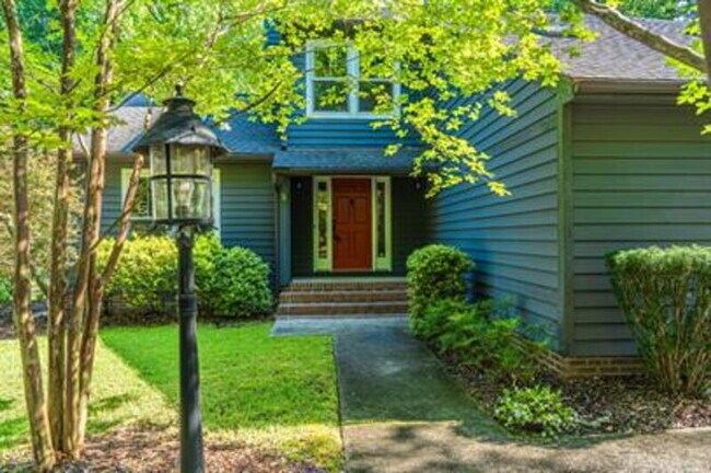 Building Photo - 145 Sandhurst Pl