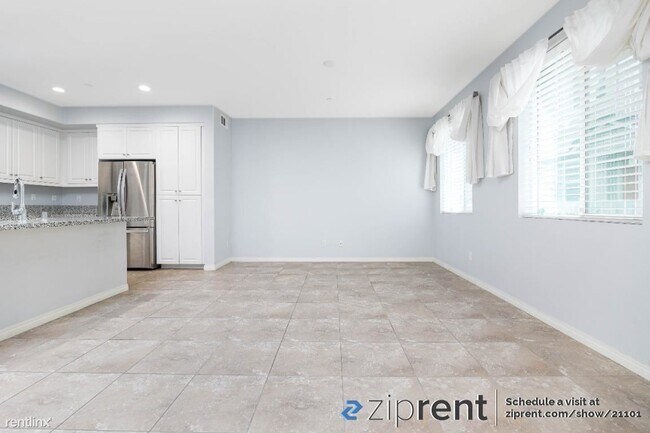 Foto del edificio - 3 br, 2.5 bath Townhome - 527 Turnstone La...