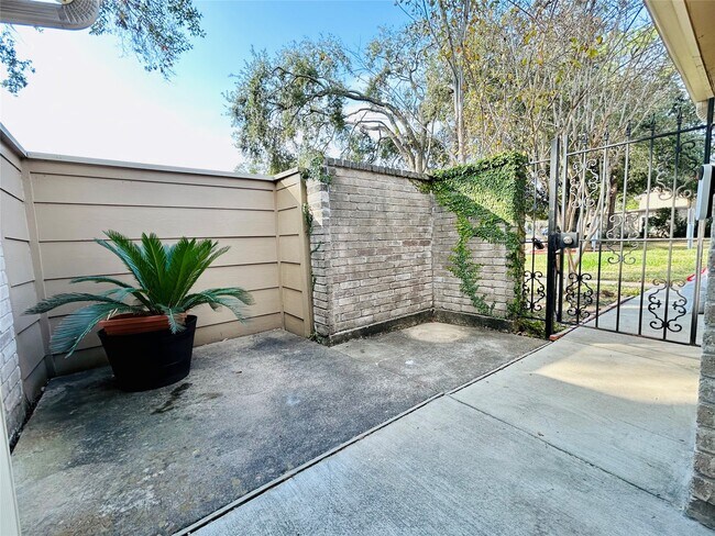 Foto del edificio - 11699 Village Pl Dr