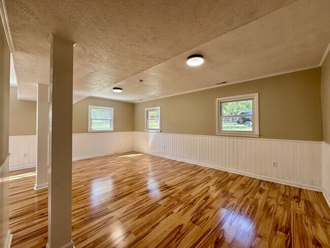 Foto del edificio - 1089 Torrey Dr