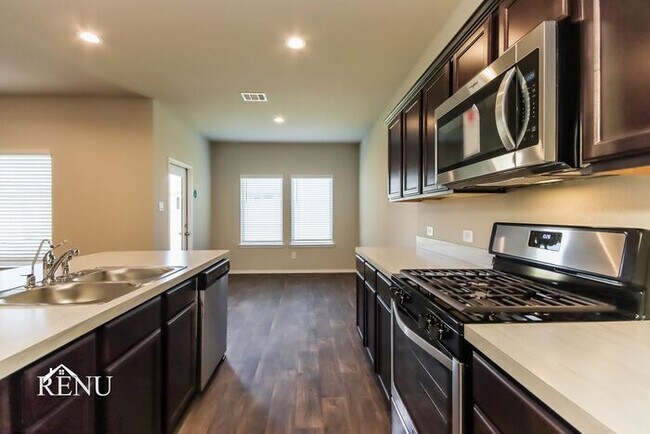 Foto del edificio - 20759 Central Concave Dr