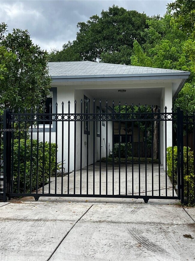 Foto del edificio - 6301 NW 1st Pl