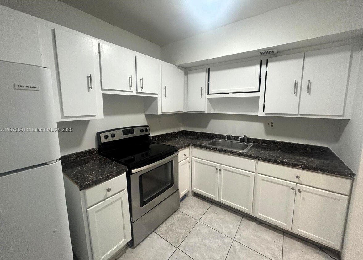 Foto principal - 3600 NW 21st St