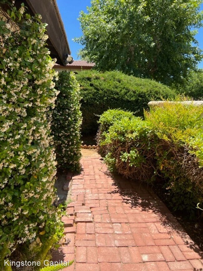 Building Photo - 5 br, 3.5 bath House - 37130 Ran Dr