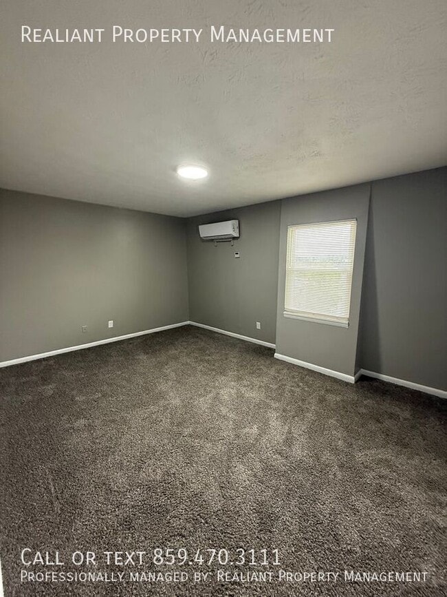 Building Photo - 2074 Fairmont Ct
