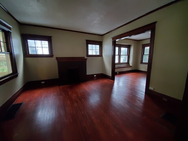Building Photo - 1660 Clifford Avenue