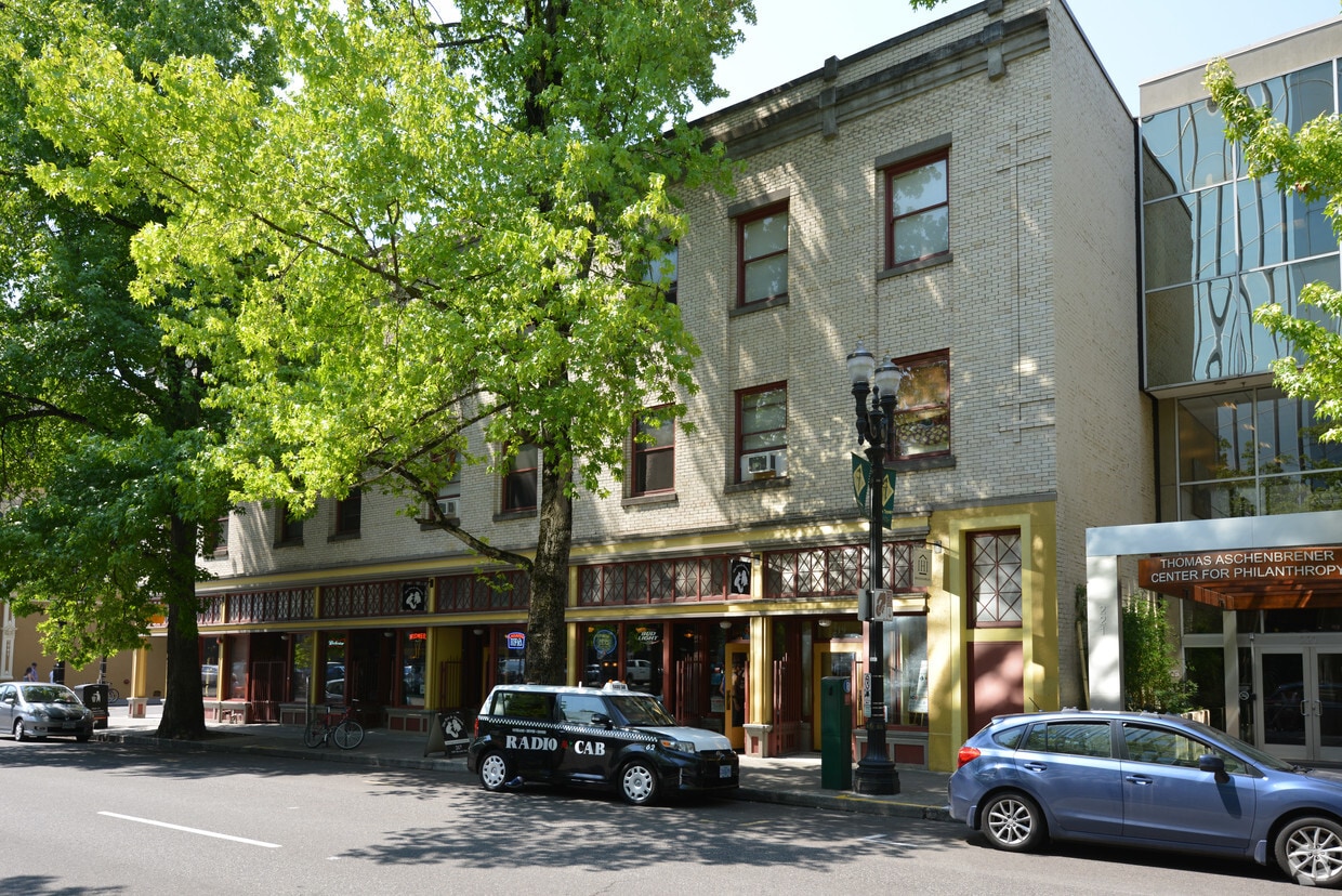 Building Photo - Musolf Manor