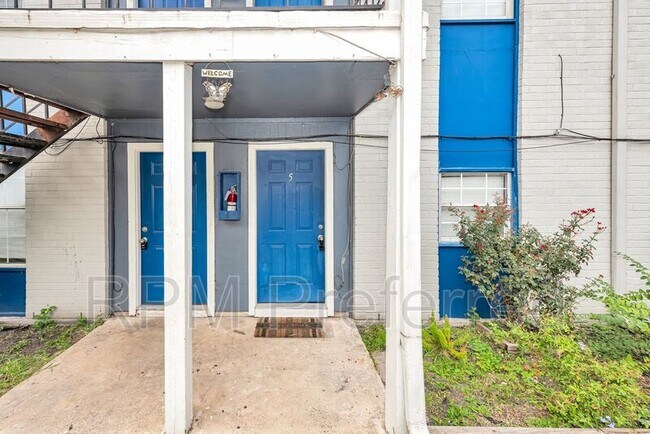 Foto del edificio - 1800 N Wayside Dr