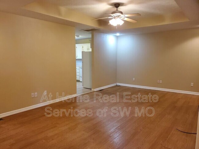 Building Photo - 308 Excalibur Ct