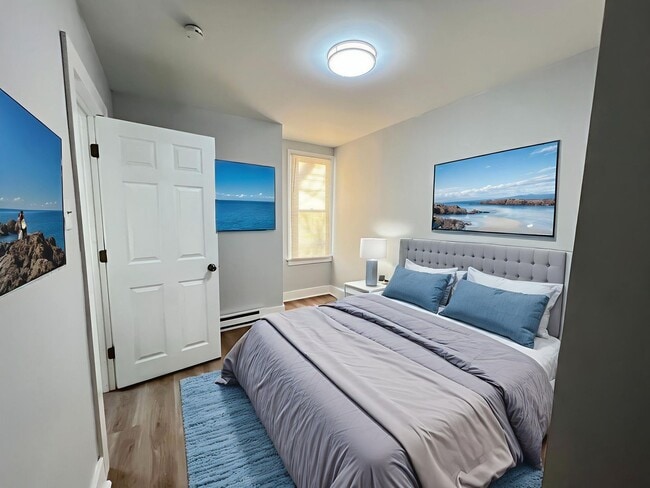 Photo - Renovated 3bd/1bth House with Rear yard!! SECTION 8 ONLY!!