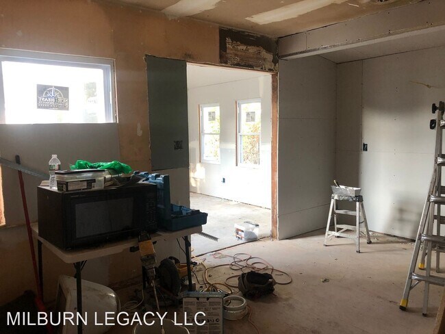 Building Photo - 4 br, 2 bath House - 13 Runyon Dr