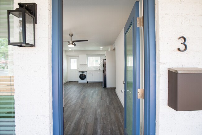 Building Photo - 6949 E Earll Dr