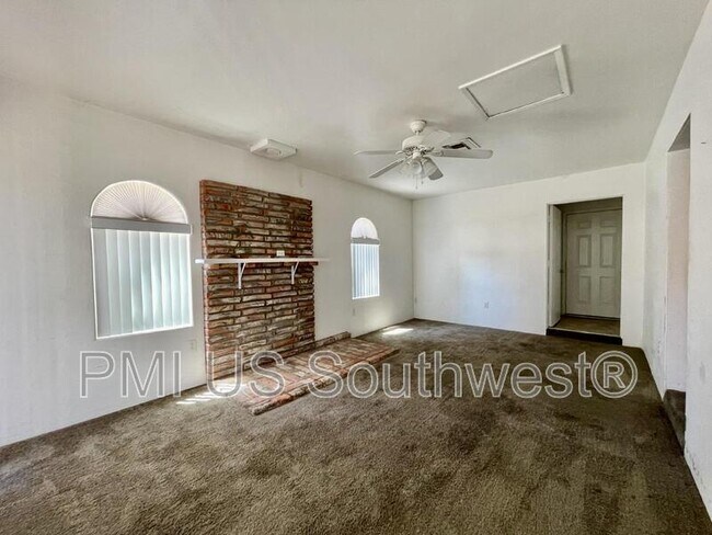 Foto del edificio - 1435 Bryan Dr