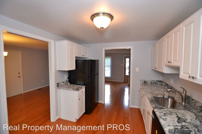 Building Photo - 1548 Hiddenbrook Dr