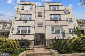 Building Photo - 723 Longfellow St NW