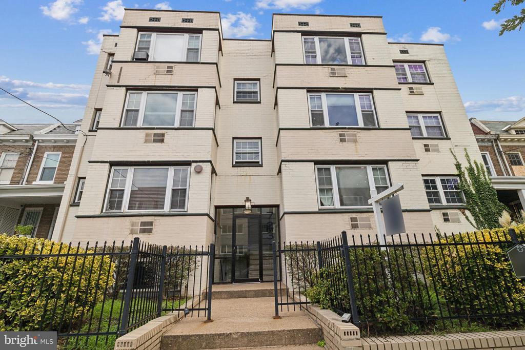 Primary Photo - 723 Longfellow St NW