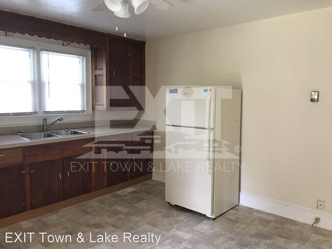 Building Photo - 3 br, 1 bath House - 306 N. Main St.