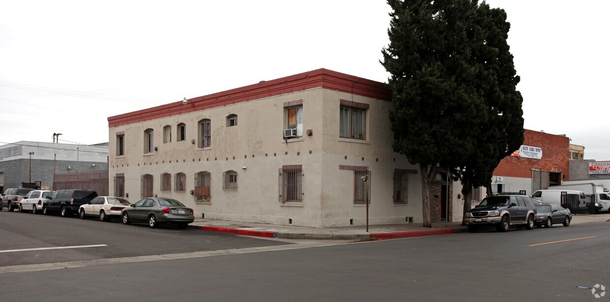 Primary Photo - 750 Crocker St