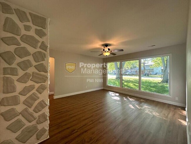 Building Photo - 613 Southwind Dr