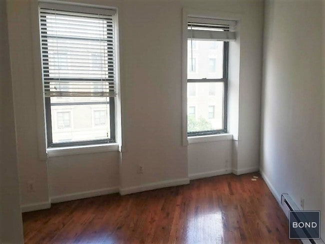 Building Photo - 271 W 119th St