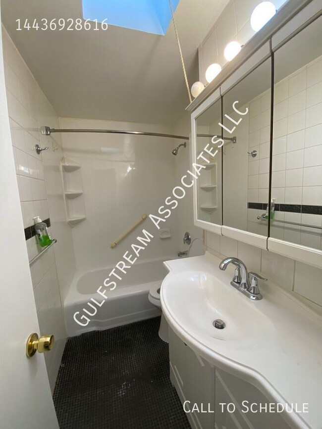 Foto del edificio - 3804 W Bay Ave
