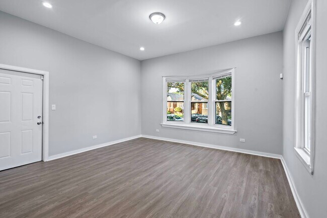 Building Photo - 8850 S Throop St