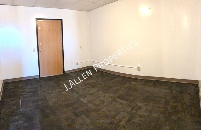 Building Photo - 507 W Norfolk Ave