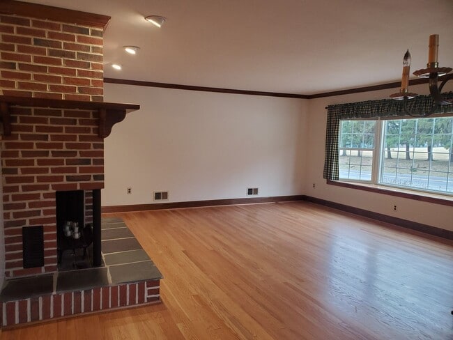 Building Photo - 3 Bedroom, 2 Bathroom Home in Wrightsville