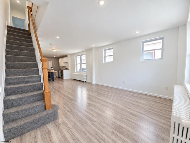 Building Photo - 609 Adriatic Ave