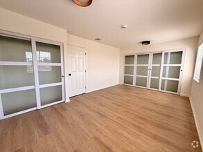 Building Photo - 1027 Coronado Terrace