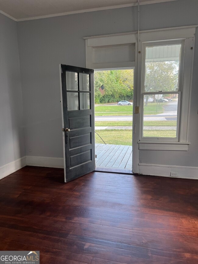 Foto del edificio - 92 Woodlawn Ave