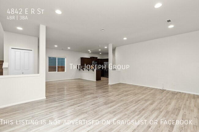 Building Photo - Picturesque 4 bed/2.5 bath in Tacoma!