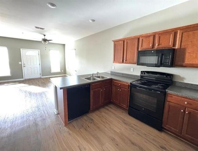 Building Photo - 2281 Del Carmel Way