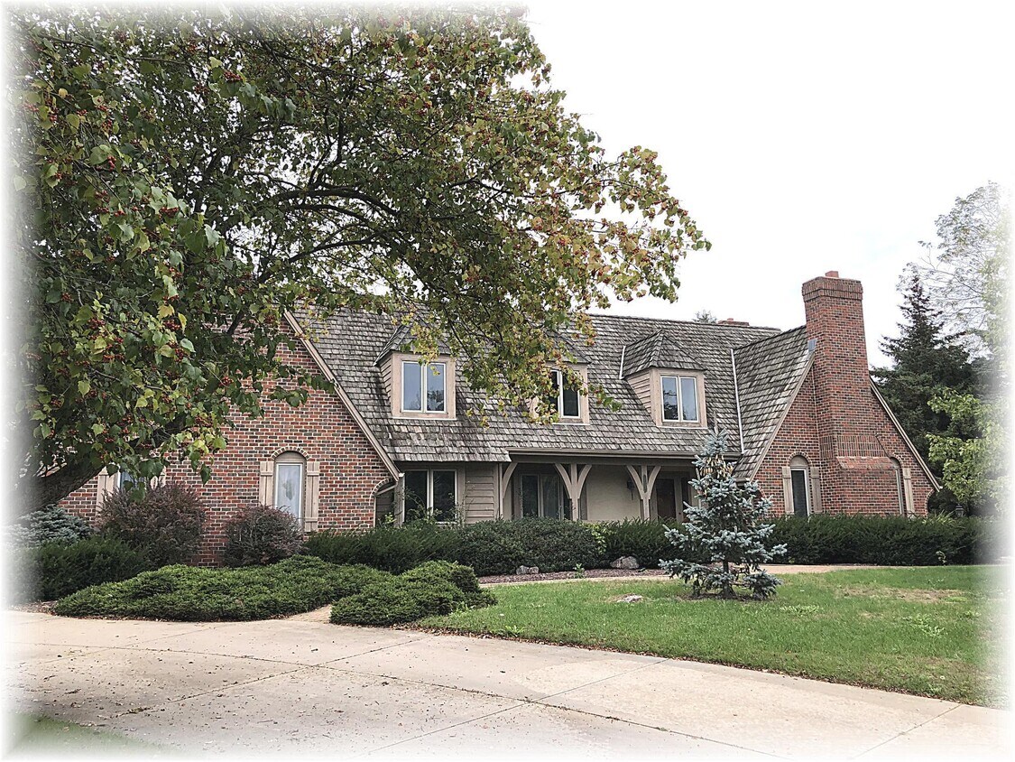 121 Lamplighter Ln, Wind Point, WI 53402 House Rental in Wind Point