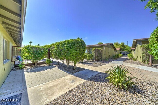 Foto del edificio - 1850 E Maryland Ave