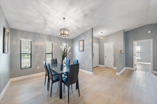 Building Photo - 2185 Cork Oak St E