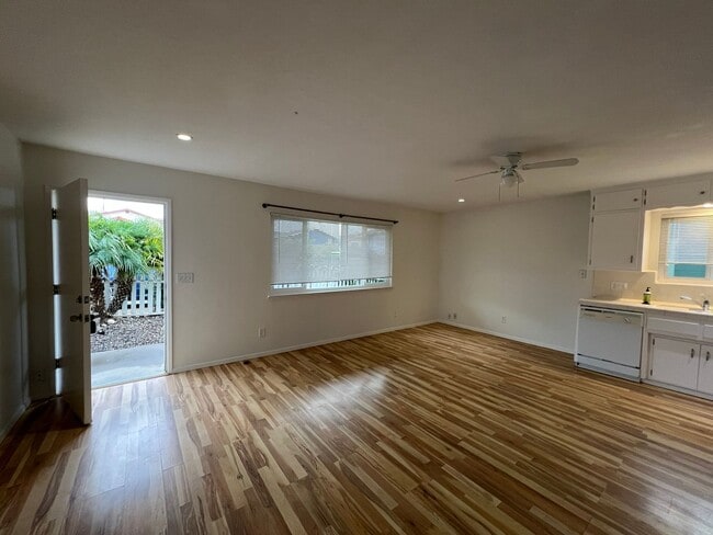 Building Photo - 371 Jamaica St