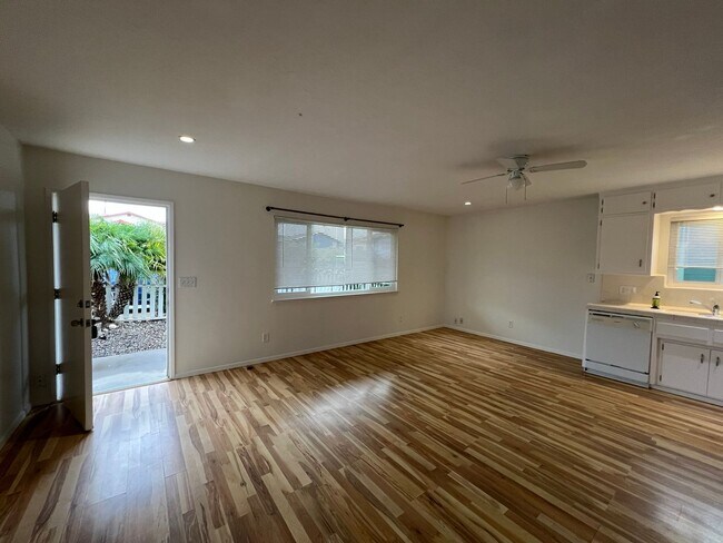 Foto del edificio - 371 Jamaica St