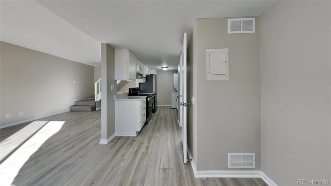 Foto del edificio - 3351 S Field St