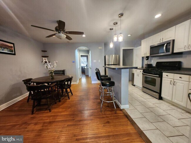 Building Photo - 5819 Bustleton Ave