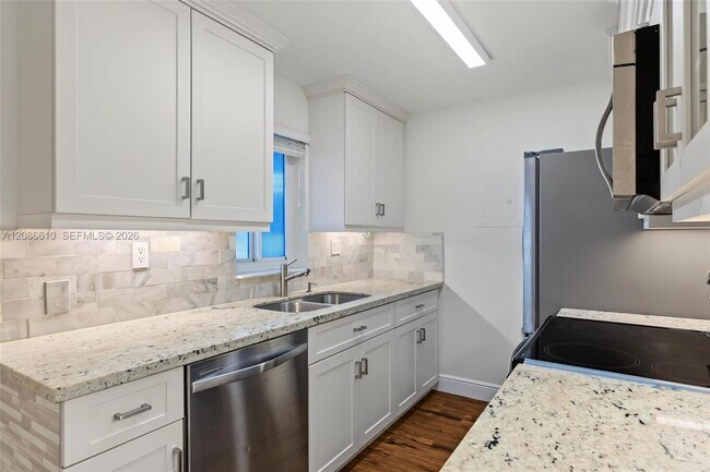Foto del edificio - 2690 SW 22nd Ave