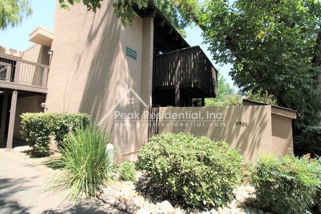 Building Photo - 1 br, 1 bath House - 2201 Woodside Lane #1