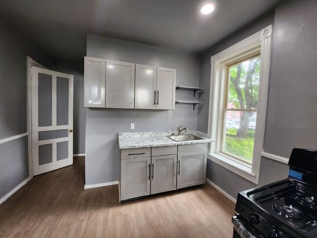 Building Photo - 809 River Street, Unit 2
