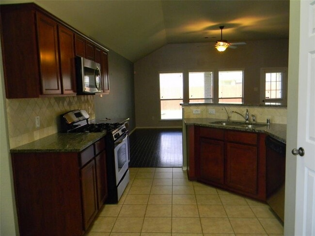 Building Photo - 3208 Southern Green Dr