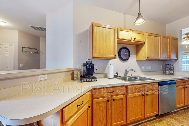 Foto del edificio - 5309 Jocelyn Ln