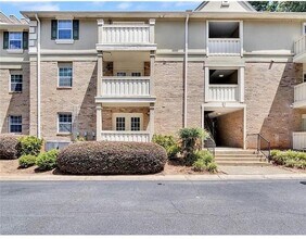Building Photo - 6900 Roswell Rd