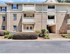 Building Photo - 6900 Roswell Rd