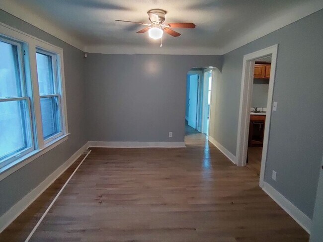 Foto del edificio - 1 BEDROOM APARTMENT-WATER INCLUDED- MOVE I...