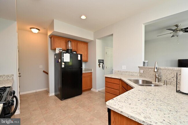 Building Photo - 45806 Winding Branch Terrace