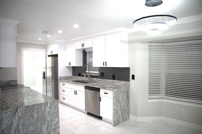 Foto del edificio - 10203 Huntington Way Dr